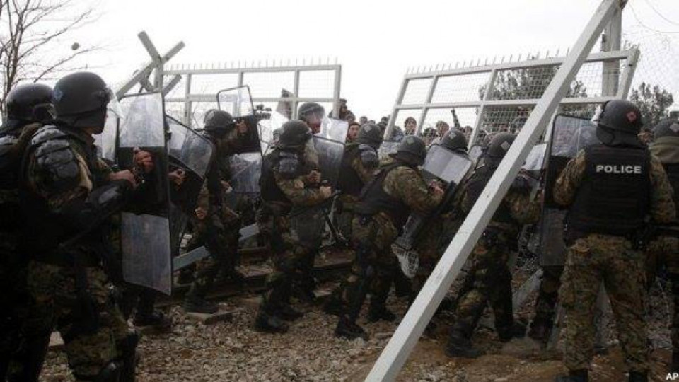 Гърция пред извънредно положение заради бежанците | StandartNews.com
