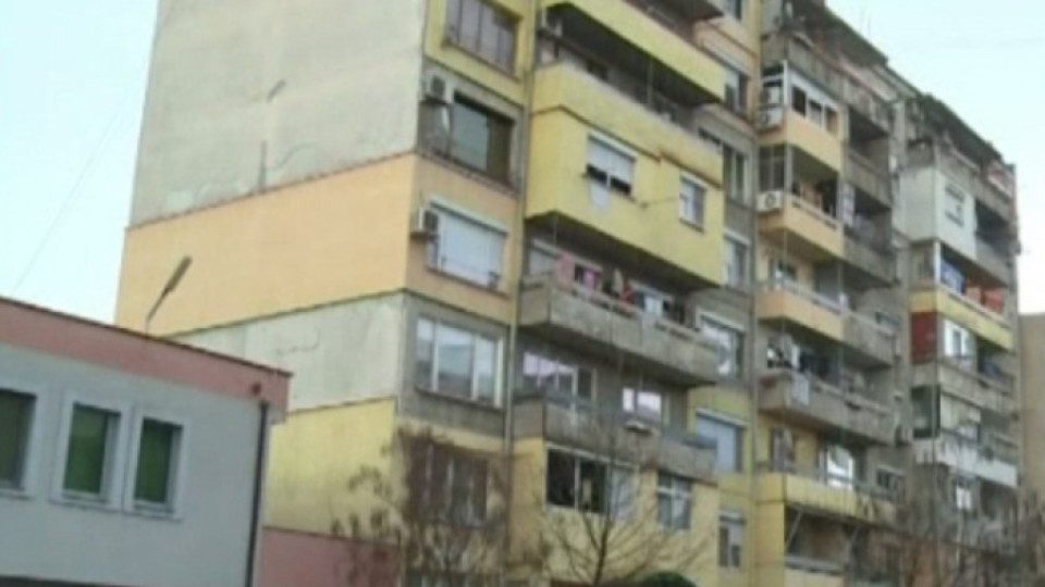 Детето, паднало от 8 етаж, остава с опасност за живота | StandartNews.com
