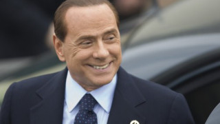 Берлускони заби 21-годишно гадже