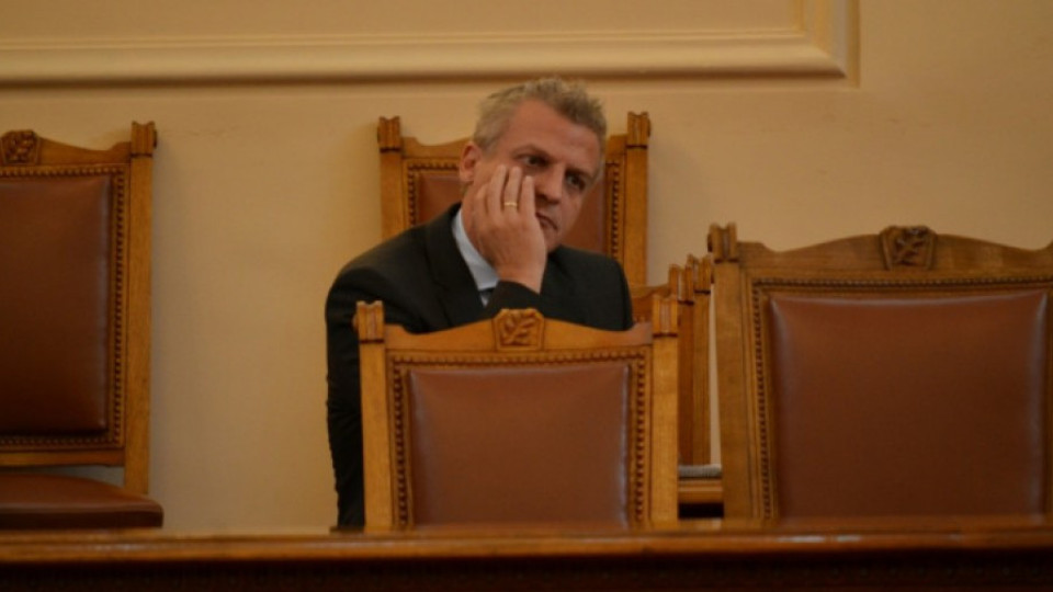 ГЕРБ: Москов трябва да се съобрази с мотивите на КС | StandartNews.com
