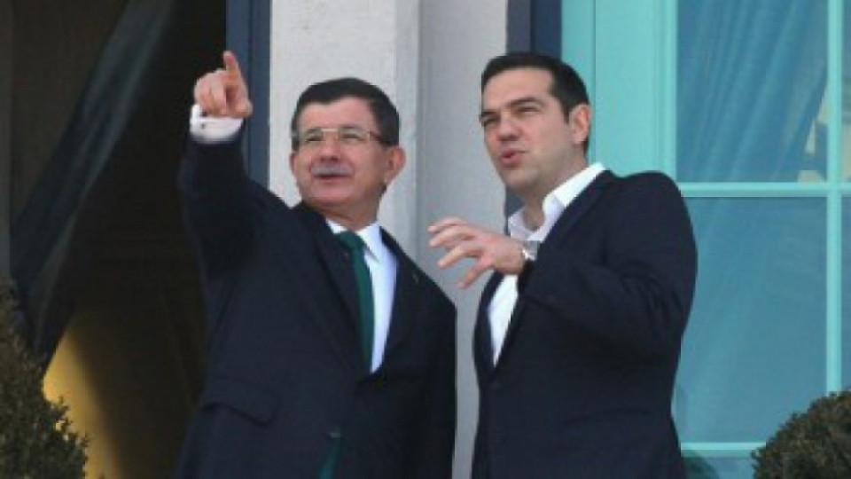 Давутоглу и Ципрас заедно срещу мигрантите | StandartNews.com