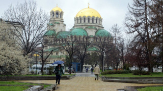 Валежите продължават