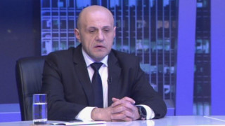 Спирането на обществени поръчки е борба със задкулисието
