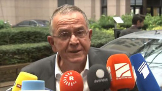 Уволняват гръцки министър заради думата Македония