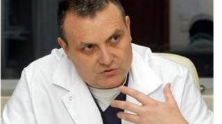 Във ВМА: Изследват червата с видеокапсула