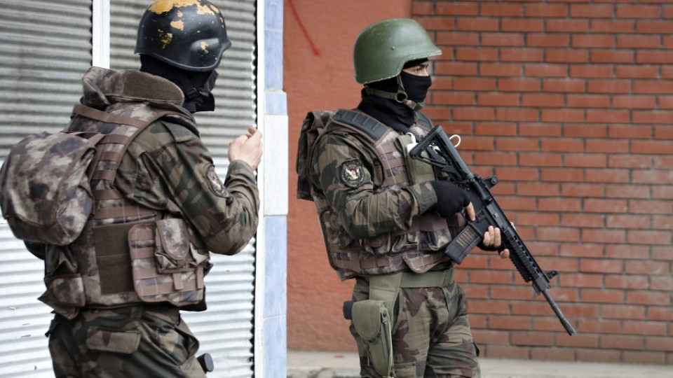Турция арестува 20 за тероризъм | StandartNews.com