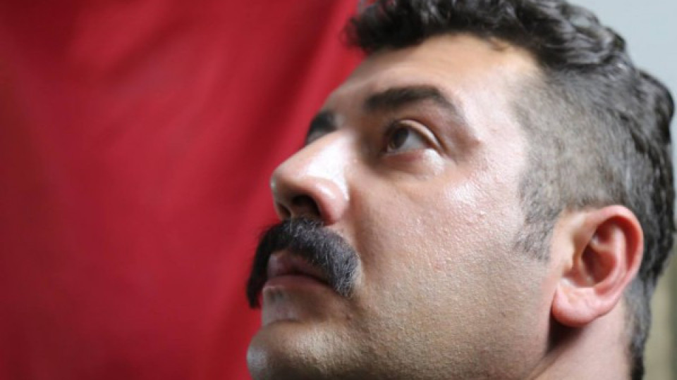 Евгени Будинов пусна мустаците на Сталин | StandartNews.com