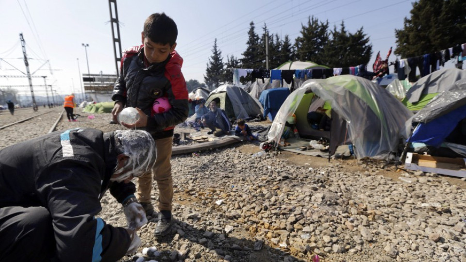 Виена плаши: Над 1 милион мигранти тръгват към България | StandartNews.com