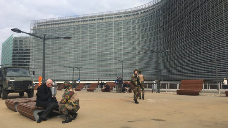 Кошмарът в Брюксел дело на камикадзета | StandartNews.com