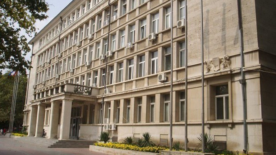 Прокурори протестират срещу неправомерна такса | StandartNews.com