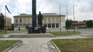 В Хайредин ще скачат в дупки като гробове