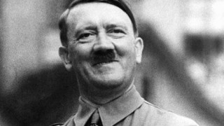 Хитлер рисувал между две атаки на фронта 