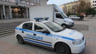 Камера излови полицаи по време на дрямка 
