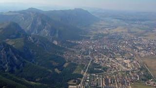 Санират блок с герба на Враца