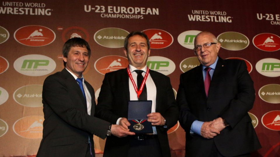 Белчо Горанов със златен почетен медал от борбата | StandartNews.com