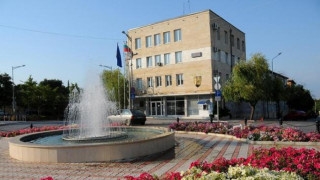 Община Петрич си връща кръчма с полиция