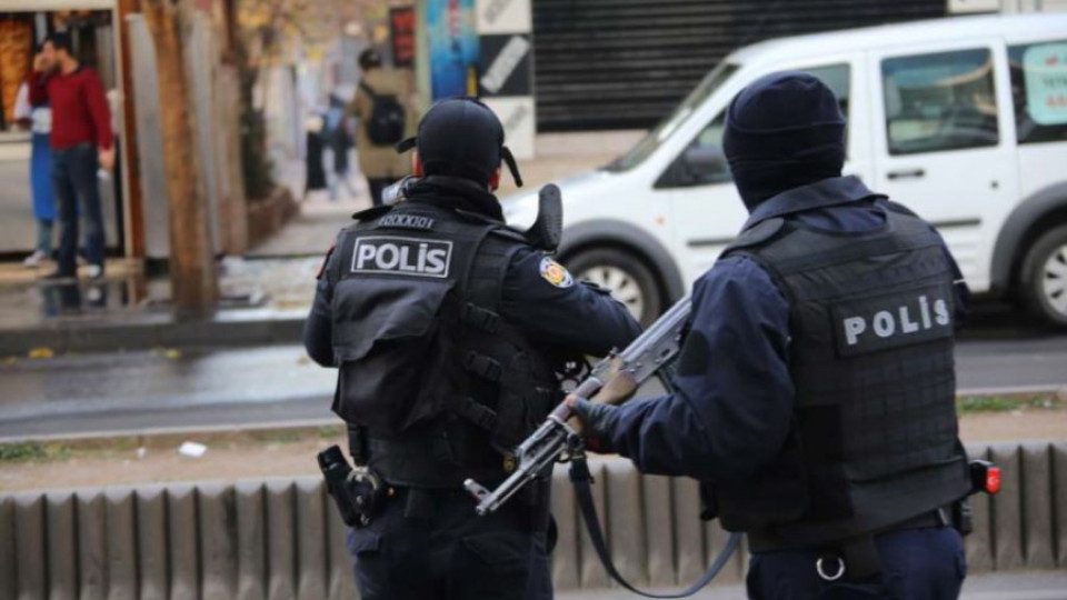 8 журналисти и полицай арестувани в Турция | StandartNews.com