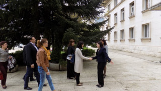 Кунева с висока оценка на образованието във Враца