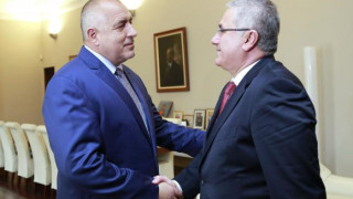Борисов и Акарджа обсъдиха бежанците и тероризма