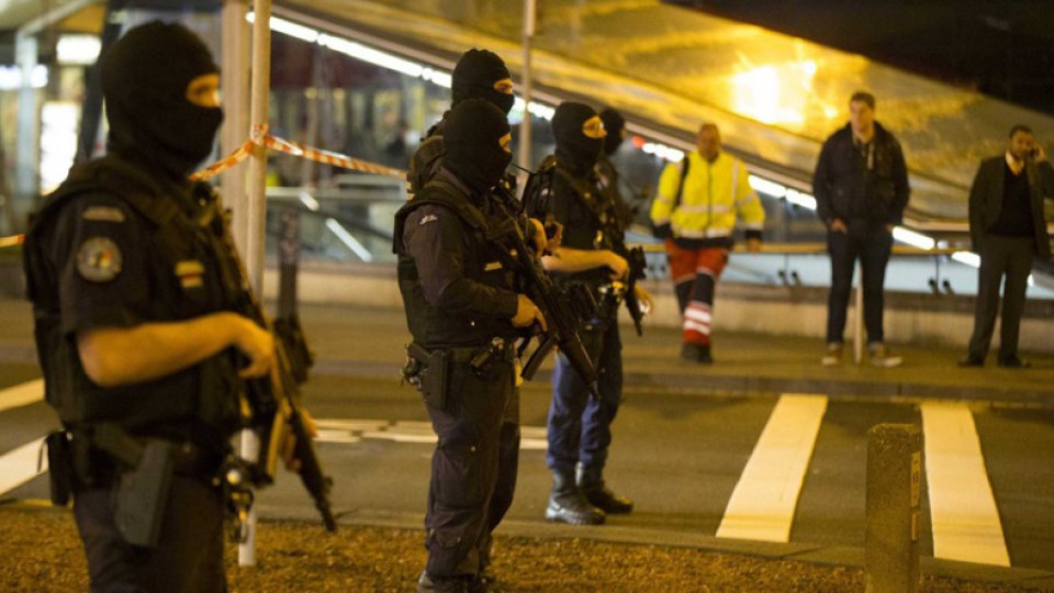 Евакуираха частично летище в Амстердам | StandartNews.com