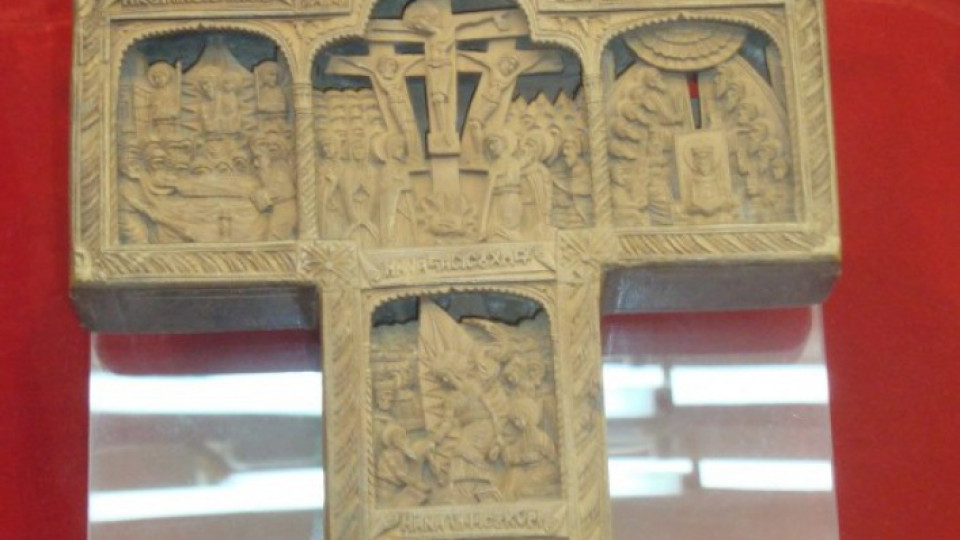 Светиня от Атон показва пернишкият музей в Кюстендил | StandartNews.com