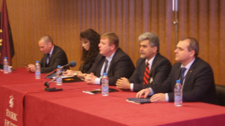 ВМРО преизбра Каракачанов за председател