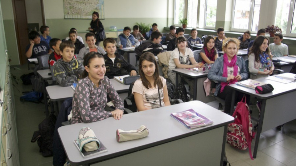 Над 2000 млади искат да са учители | StandartNews.com