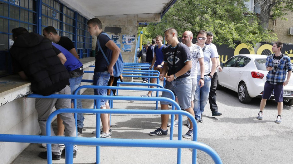 "Левски" отстрани титуляр заради вирус | StandartNews.com