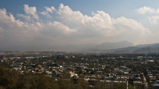 Мощен взрив в час пик в центъра на Кабул 