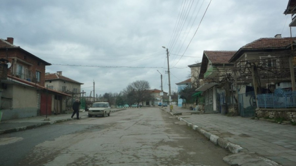 Бунт на 5 села осигури ремонт на път | StandartNews.com