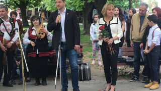 Мая с приз "Добро сърце" за Живко Тодоров
