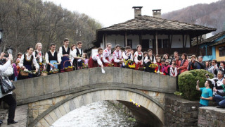 На Цветница девойките са готови за брак