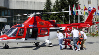 Хеликоптер спаси ученик футболист