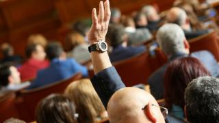 Парламентът вкара графа "Не подкрепям никого" (ОБЗОР)