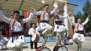 Надпяване в Кърджали с "Върви, народе възродени"