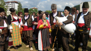 Цветанов пръв гост на фолклорен фест в Златоград