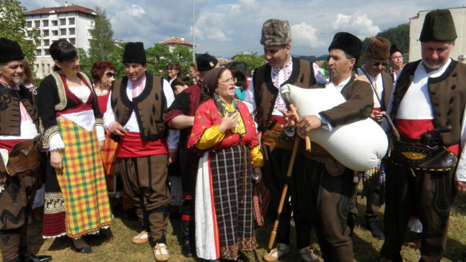 Цветанов пръв гост на фолклорен фест в Златоград | StandartNews.com