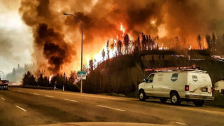 Пожарът в Канада удвои размерите си