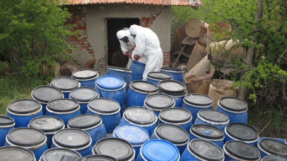 Обезвреждат 4 000 тона негодни пестициди | StandartNews.com