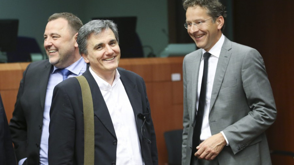Брюксел обещава още пари на Гърция | StandartNews.com