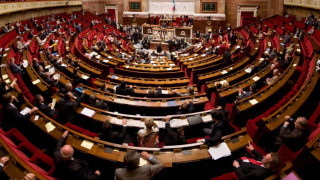 Опозицията във Франция внесе вот на недоверие