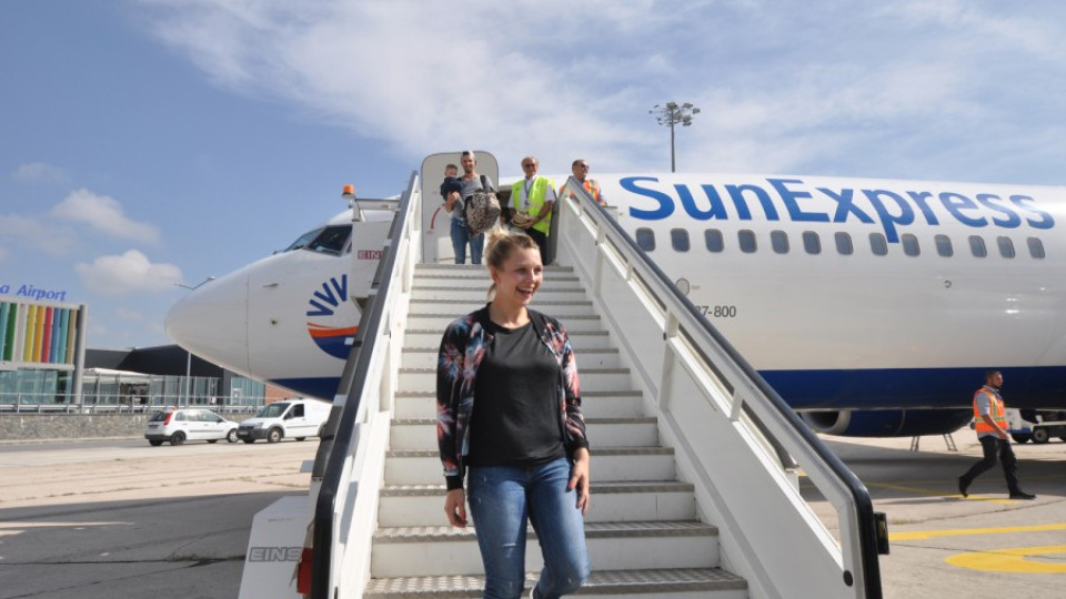 Летищата Варна и Бургас очакват повече туристи | StandartNews.com