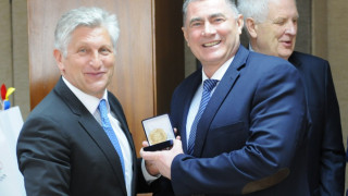 Карамаринов с медал за олимпийски заслуги в Молдова