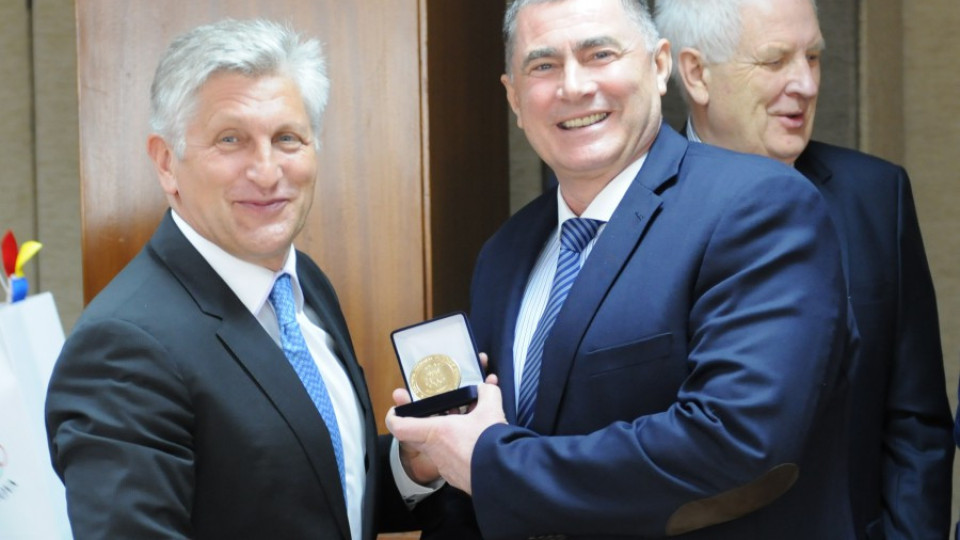 Карамаринов с медал за олимпийски заслуги в Молдова | StandartNews.com