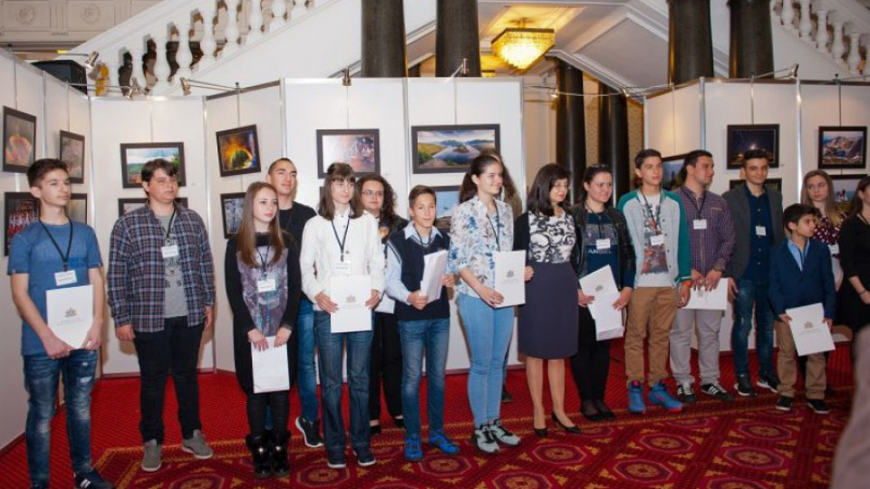 Отличиха ученици в "Аз снимам моята България“ | StandartNews.com