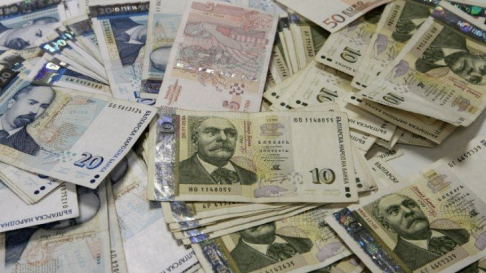 Намаляват депозитите в банките над 200 хил. | StandartNews.com