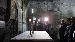 Плевнелиев се поклони пред гроба на свети Кирил в Рим