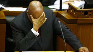 Опозицията в Южна Африка се сби в парламента
