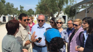 М. Габриел посети нови бежански центрове в Гърция