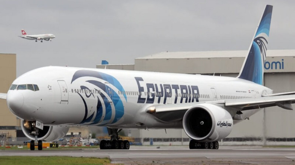 Имало задимяване в кабината на египетския самолет | StandartNews.com